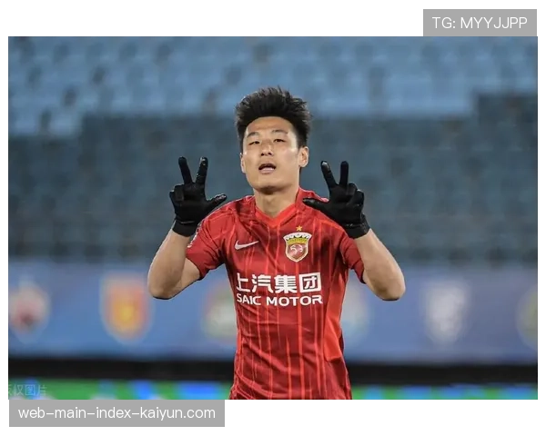 马赛派尚兜射中柱破门技惊四座，个人能力展现无遗